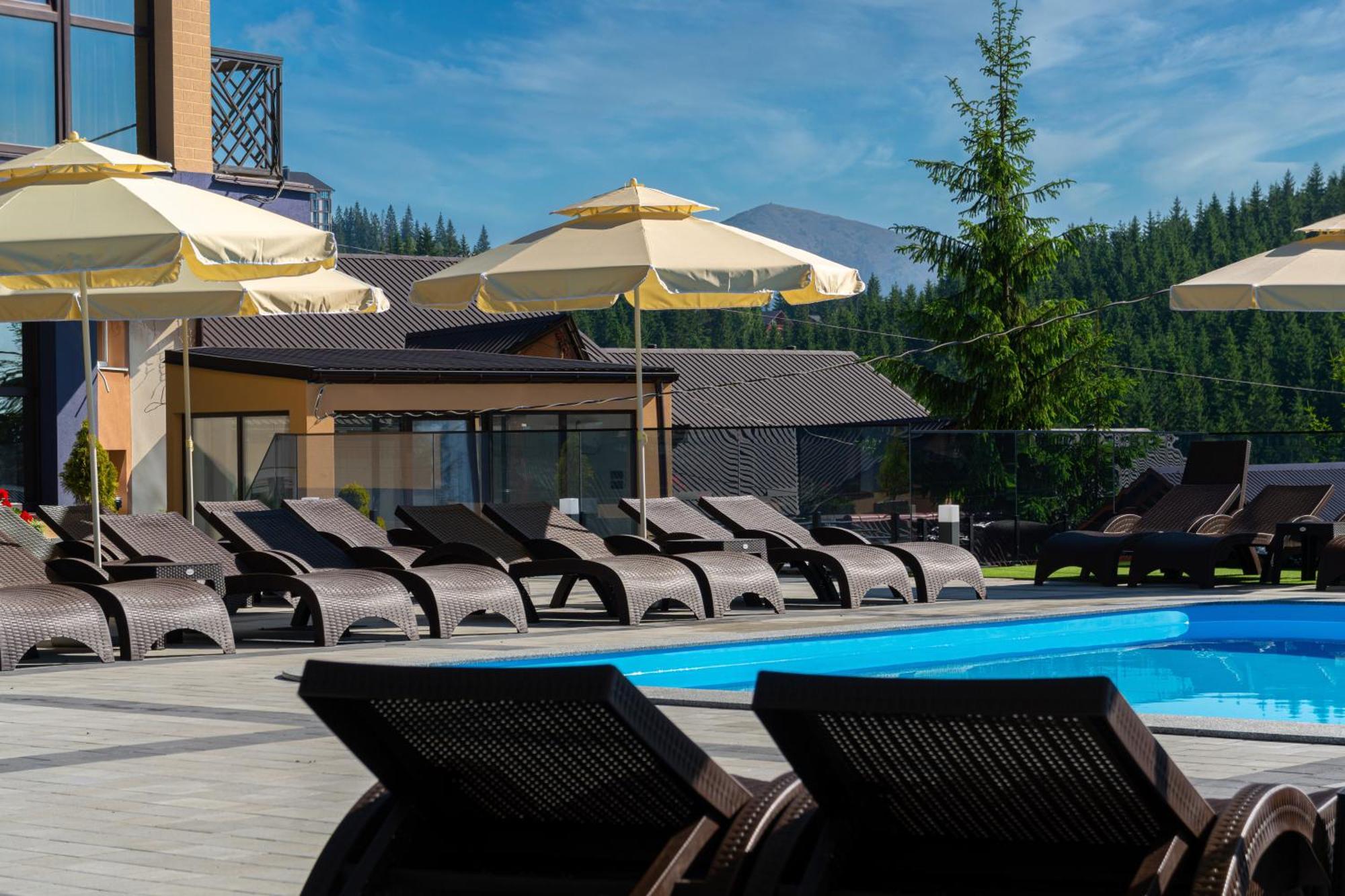 Summit Hotel Yablunytsya Exterior photo